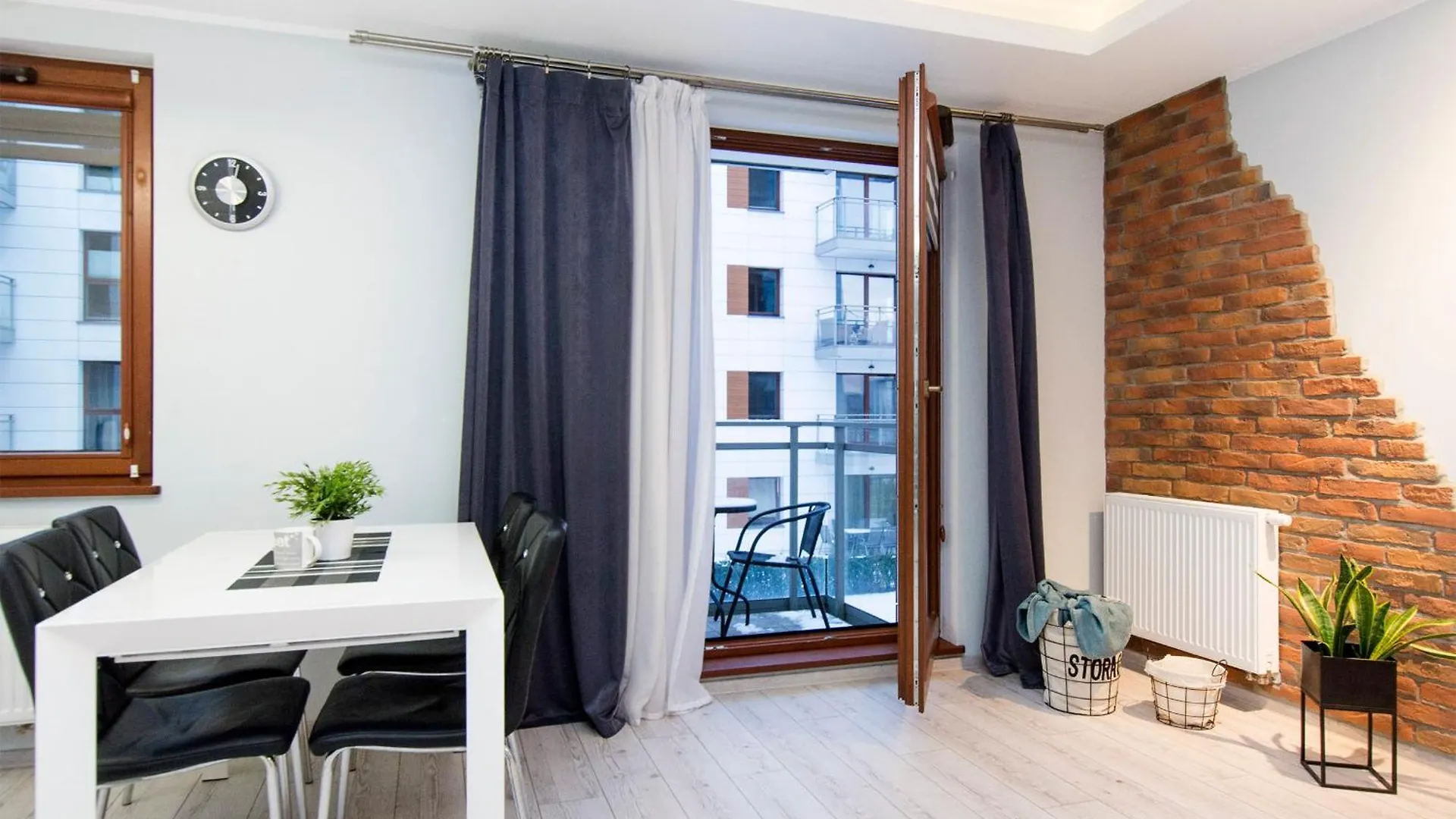 City Center - Riverside By Apartmore Гданьск Апартаменты