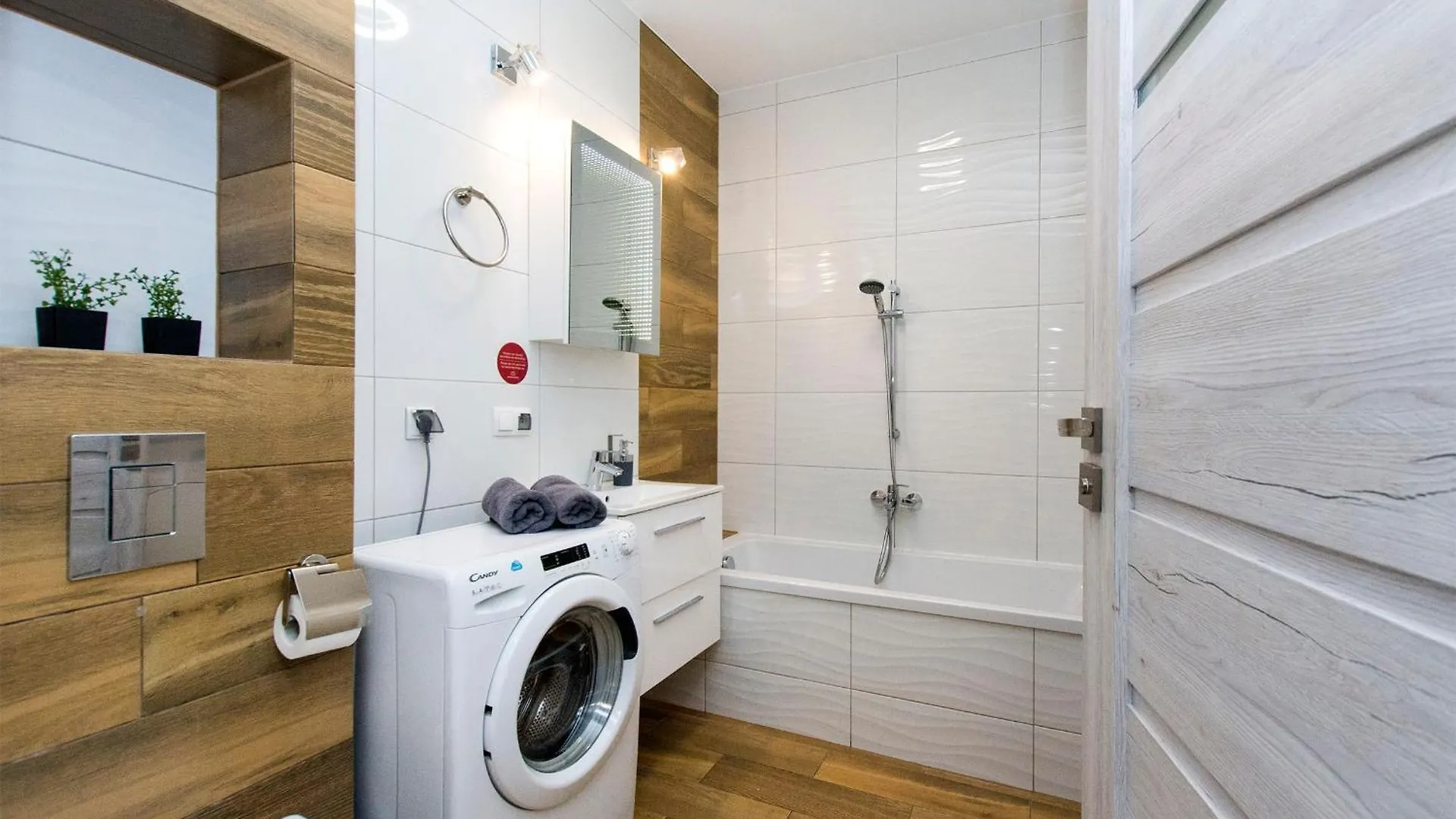 City Center - Riverside By Apartmore Гданьск Апартаменты